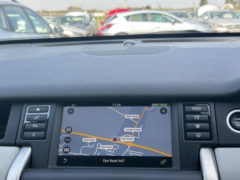 Land Rover Discovery Sport view 16