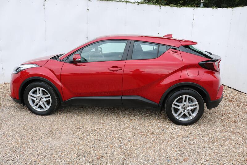 Toyota C-HR view 4