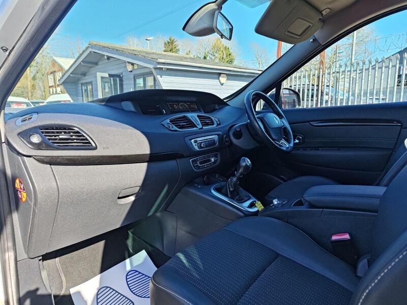 Renault Scenic view 9