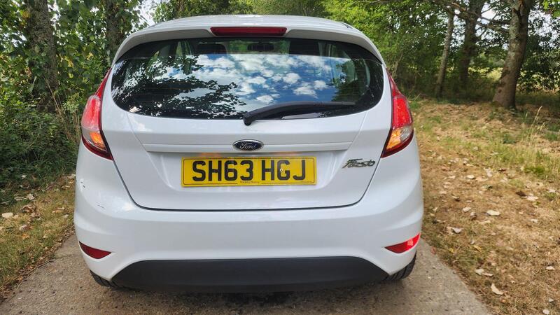 2013 Ford Fiesta — photo 8