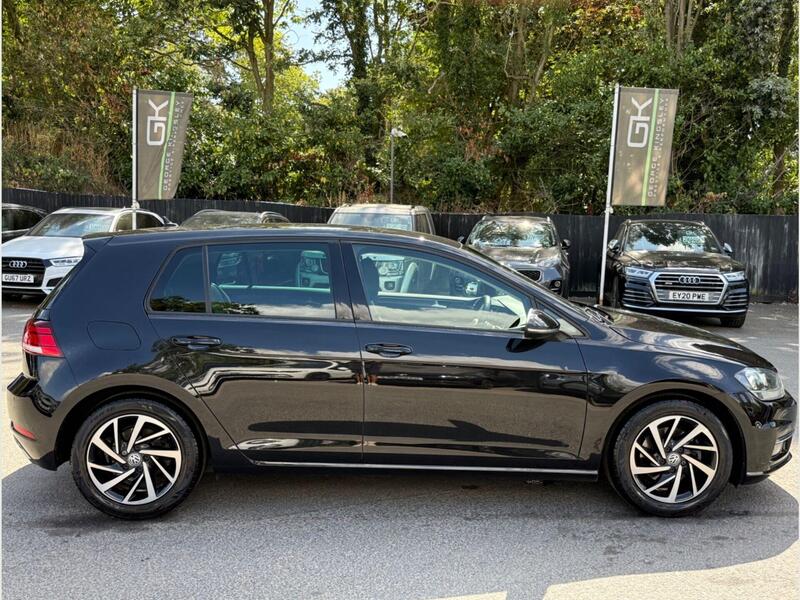 Volkswagen Golf view 5