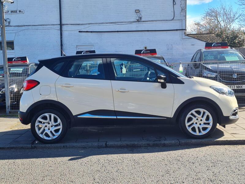 Renault Captur view 2