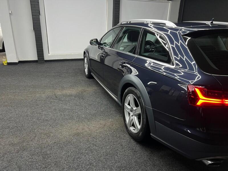 Audi A6 view 6