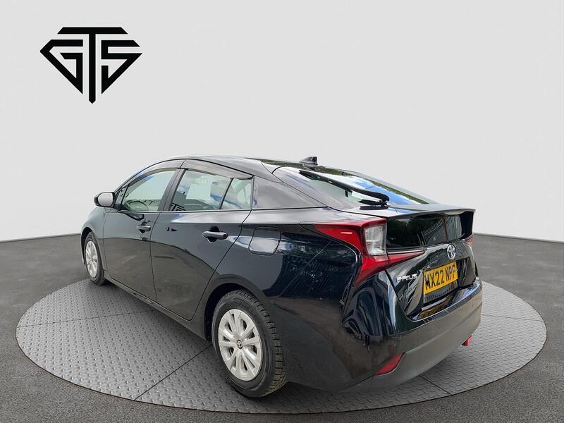 Toyota Prius view 5