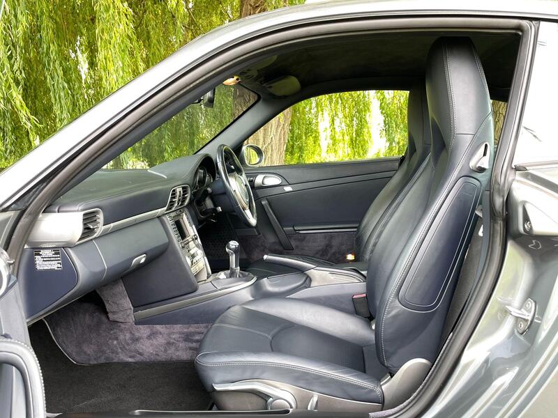 Porsche 911 view 38