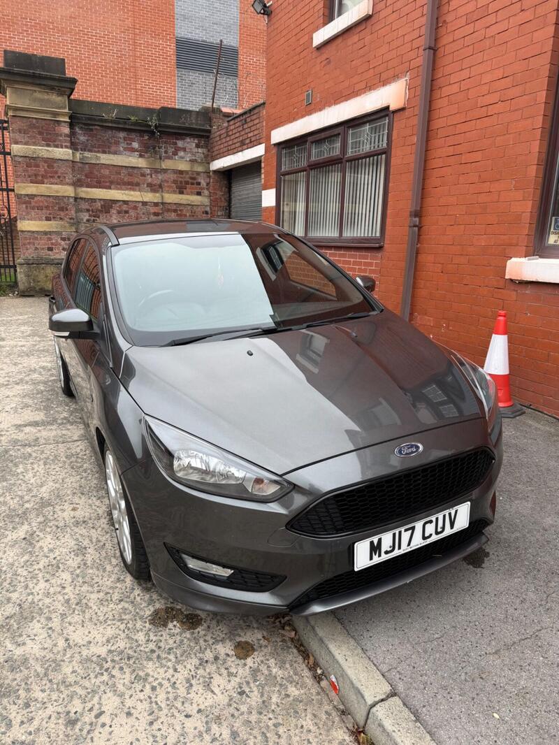 Ford Focus — photo 1
