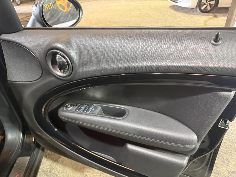 2013 MINI Countryman — photo 14