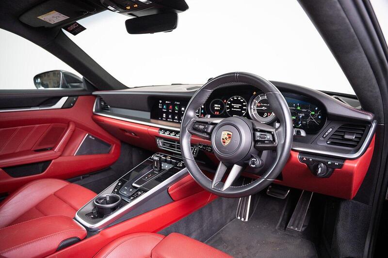 Porsche 911 view 4