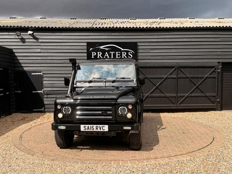Land Rover Defender 110 view 4