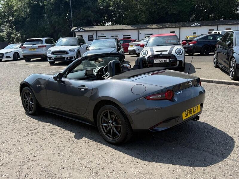 Mazda MX-5 view 6