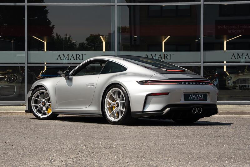 Porsche 911 view 3