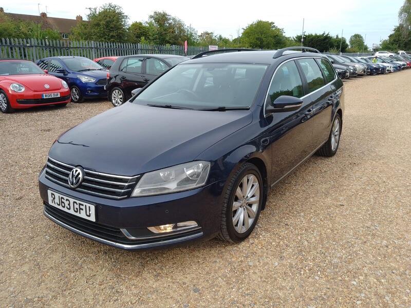 Volkswagen Passat view 3