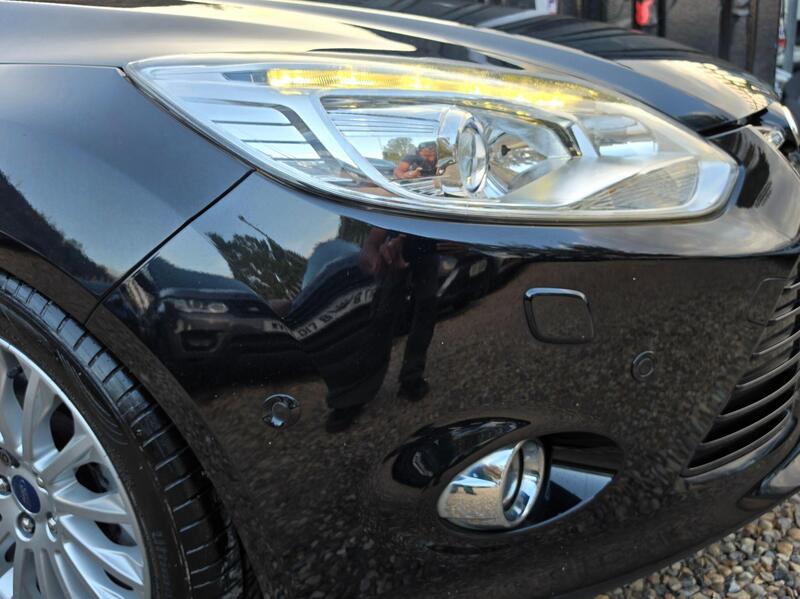 Ford Focus 1.6T EcoBoost Titanium X Euro 5 (s/s) 5dr thumbnail 9