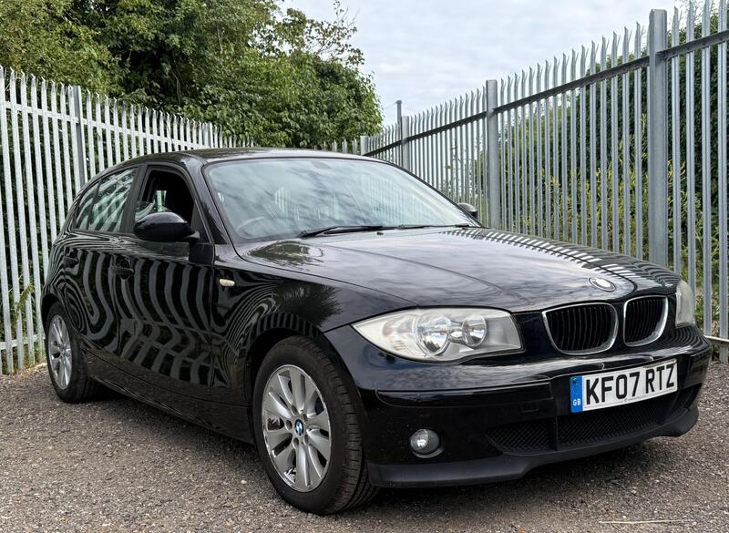 BMW 1 Series — photo 1