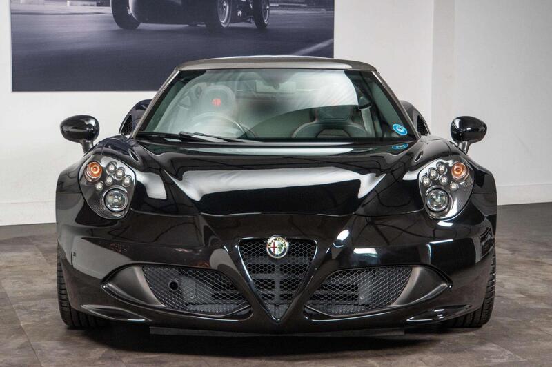 Alfa Romeo 4C view 7