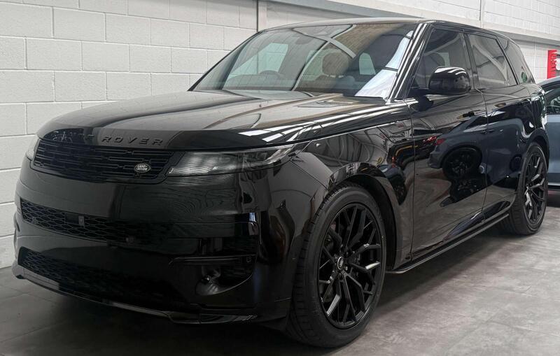 Land Rover Range Rover Sport view 3