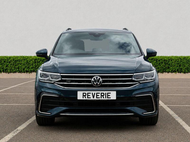 Volkswagen Tiguan view 2