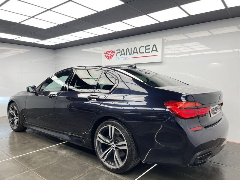 BMW 7 Series view 37