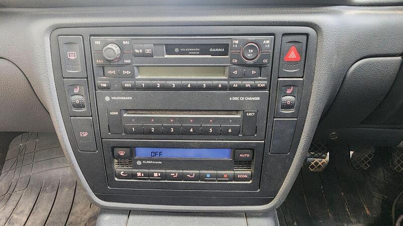 2005 Volkswagen Passat — photo 32
