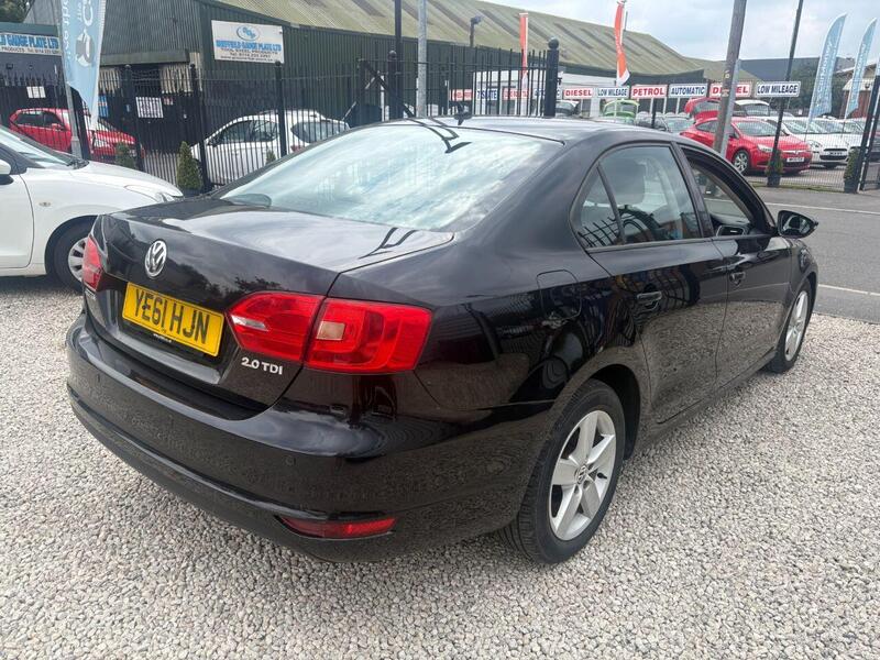 Volkswagen Jetta view 6