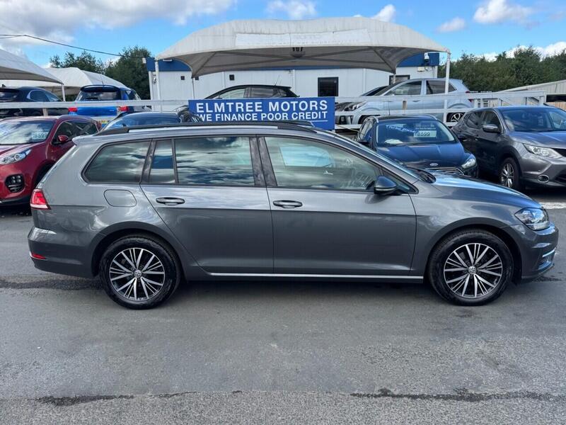 Volkswagen Golf view 3