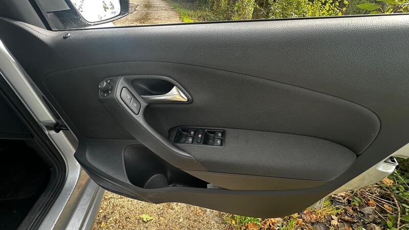 2013 Volkswagen Polo — photo 10