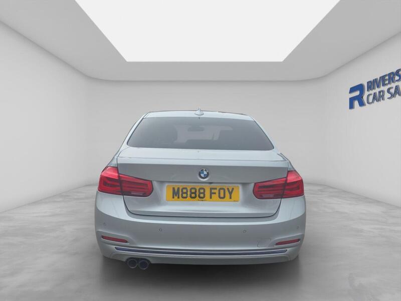 BMW 3 Series view 5