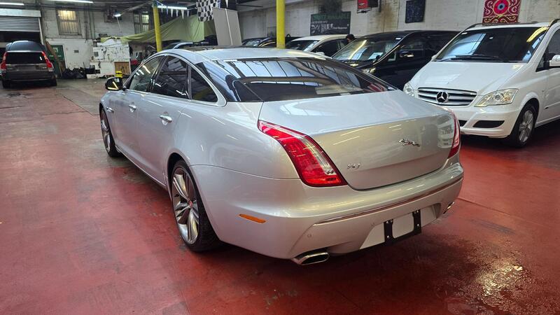 Jaguar XJ view 2