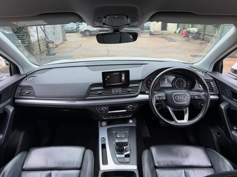 Audi Q5 view 7