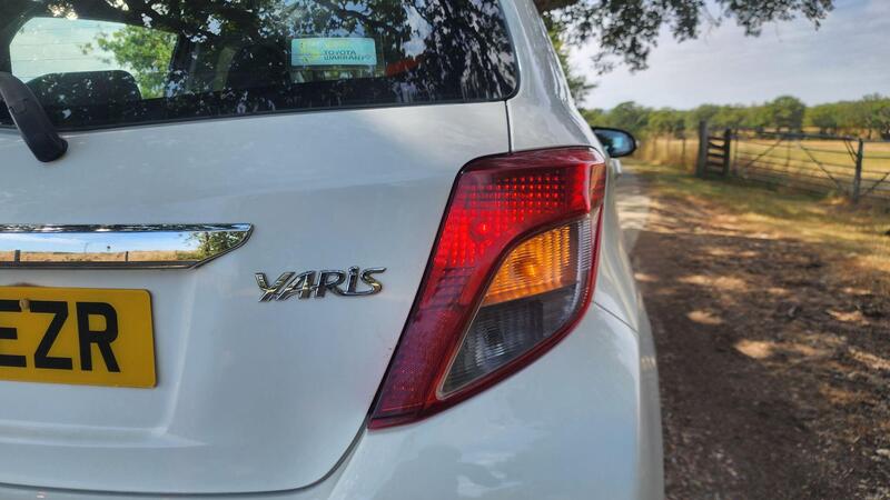 2012 Toyota Yaris — photo 20