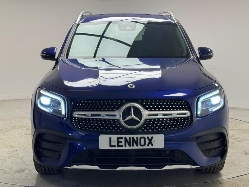 Mercedes-Benz Mercedes-Benz GLB view 2