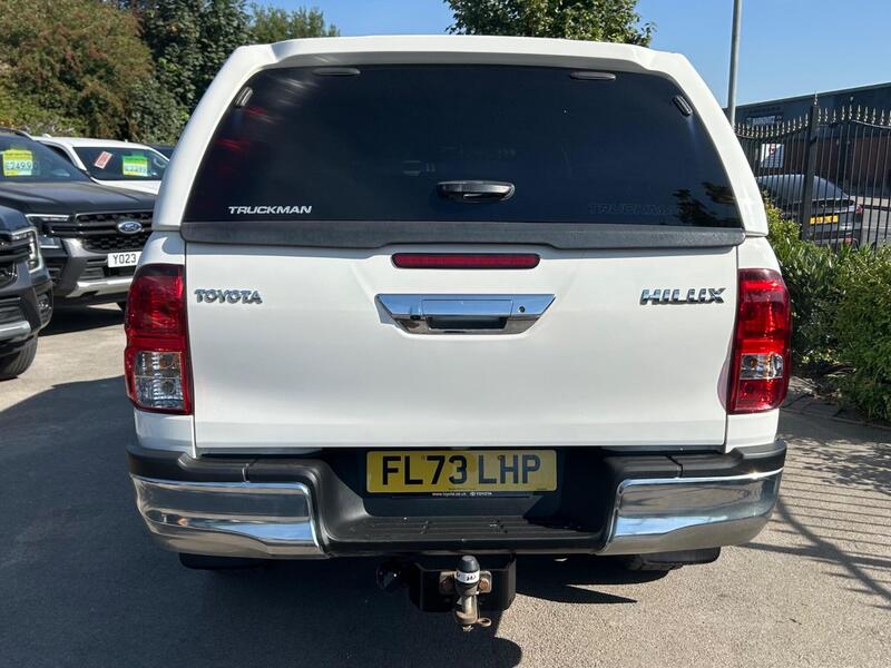 Toyota Hilux view 6