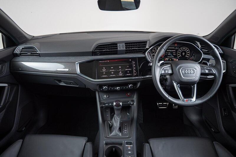 Audi Audi RS Q3 view 4