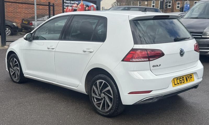 Volkswagen Golf view 3