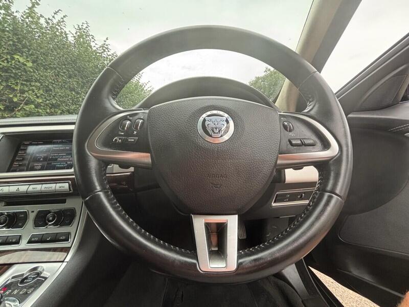 Jaguar XF view 52
