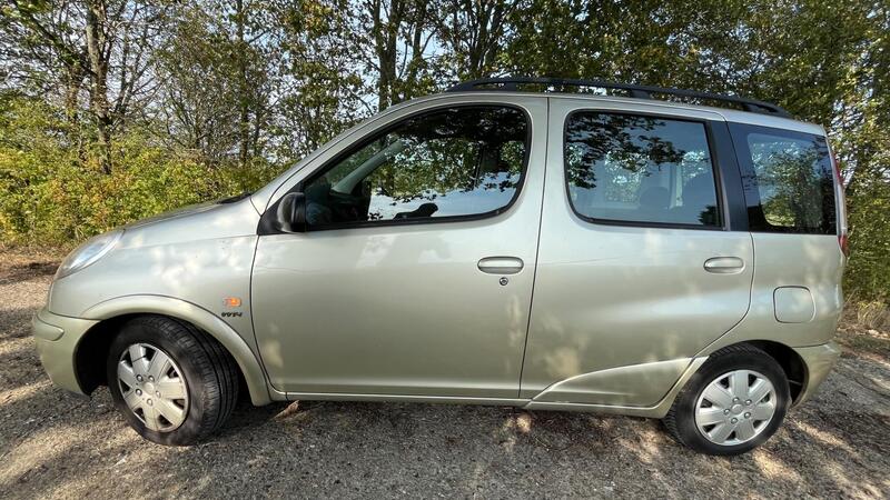 2005 Toyota Yaris Verso — photo 5