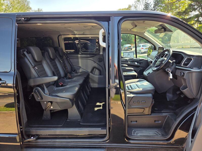 Ford Tourneo Custom view 4