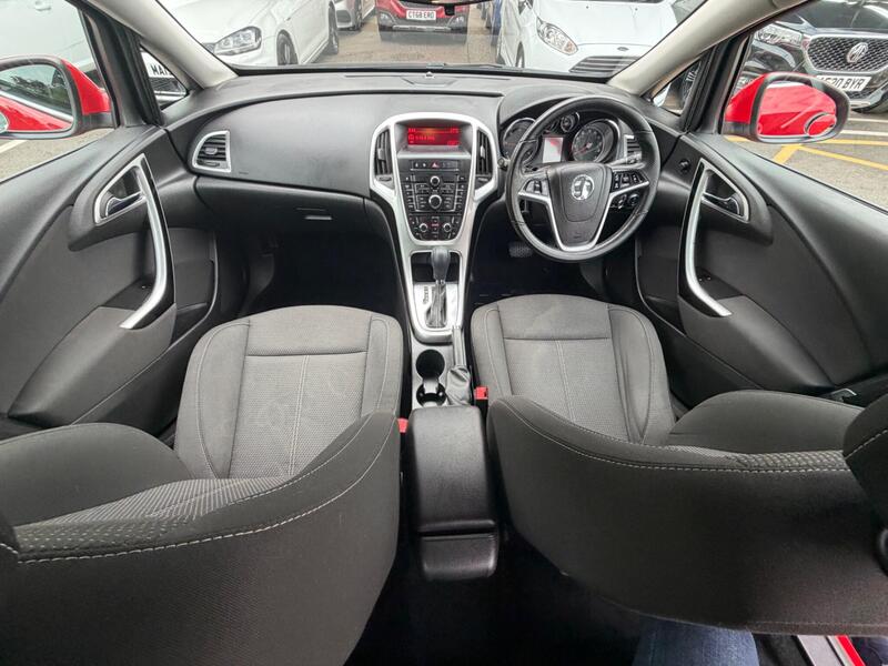 Vauxhall Astra view 4