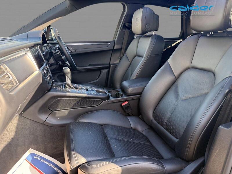 Porsche Macan view 5