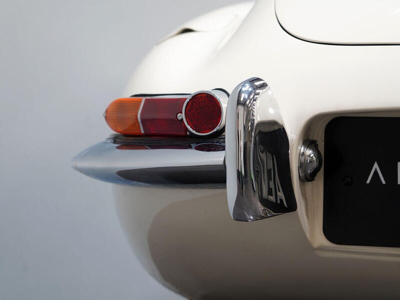 Jaguar E-Type view 22