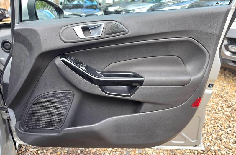 Ford Fiesta 1.25 Zetec Euro 6 5dr thumbnail 19