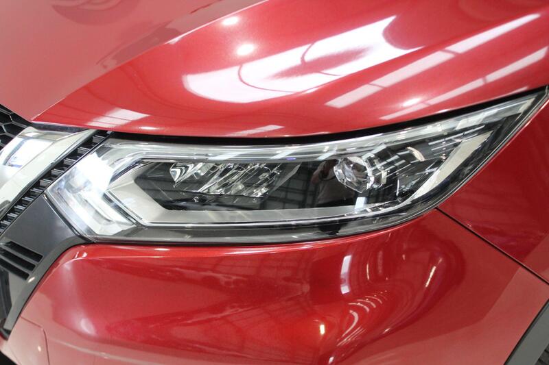 2017 Nissan Qashqai in Red — image 45 of 70