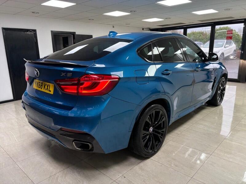 BMW X6 view 3