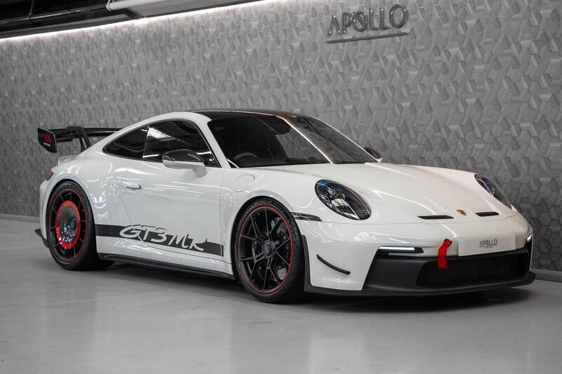 Porsche 911 view 7