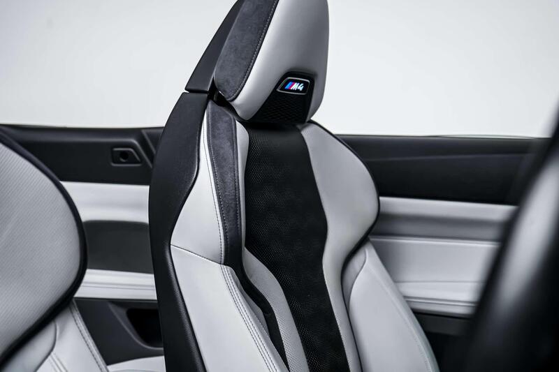 BMW M4 view 3