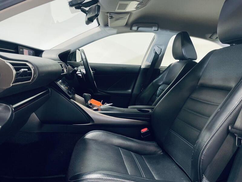 Lexus Is view 5