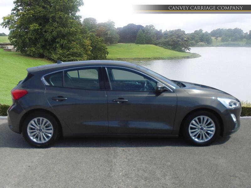 Ford Focus view 5