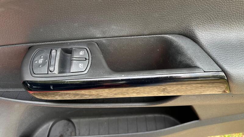 2013 Vauxhall Corsa — photo 46