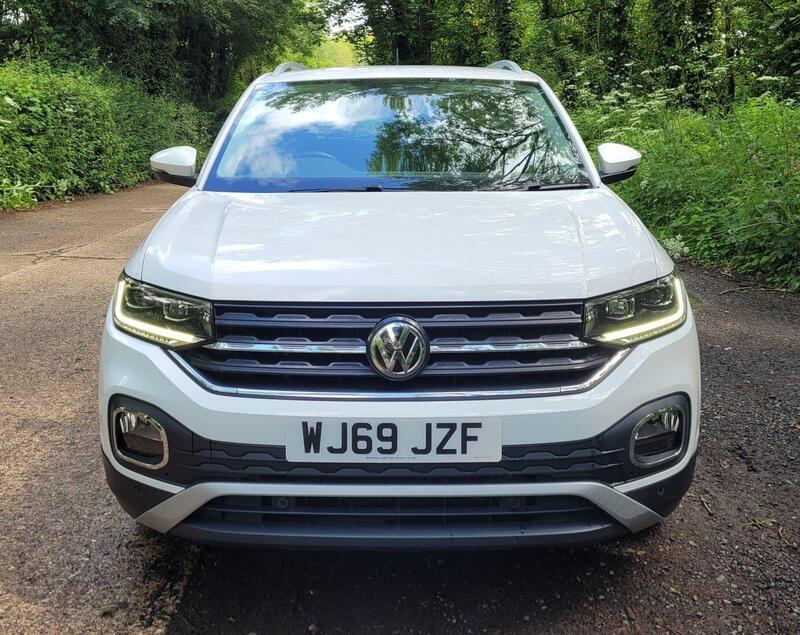 Volkswagen T-Cross view 3