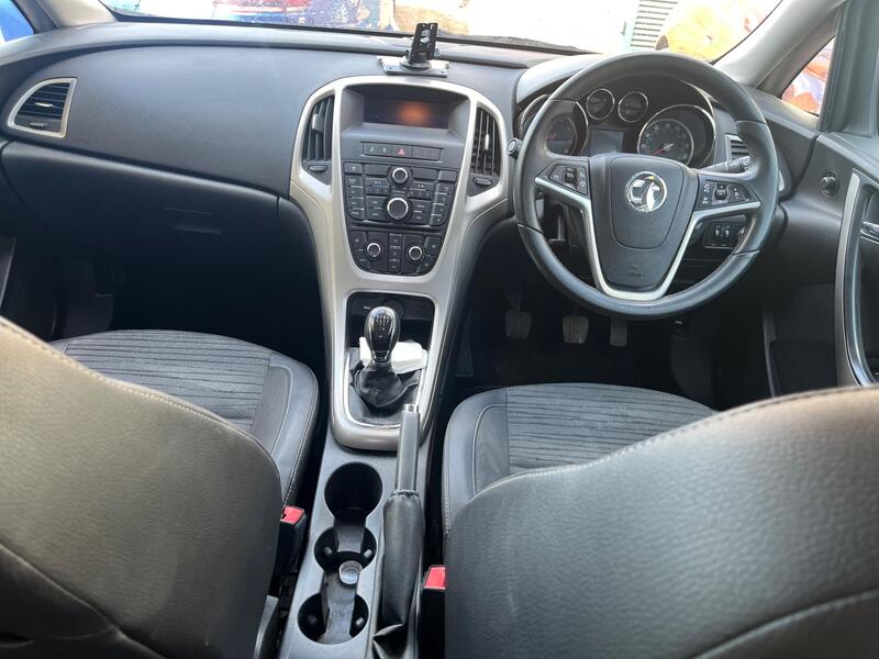Vauxhall Astra view 5